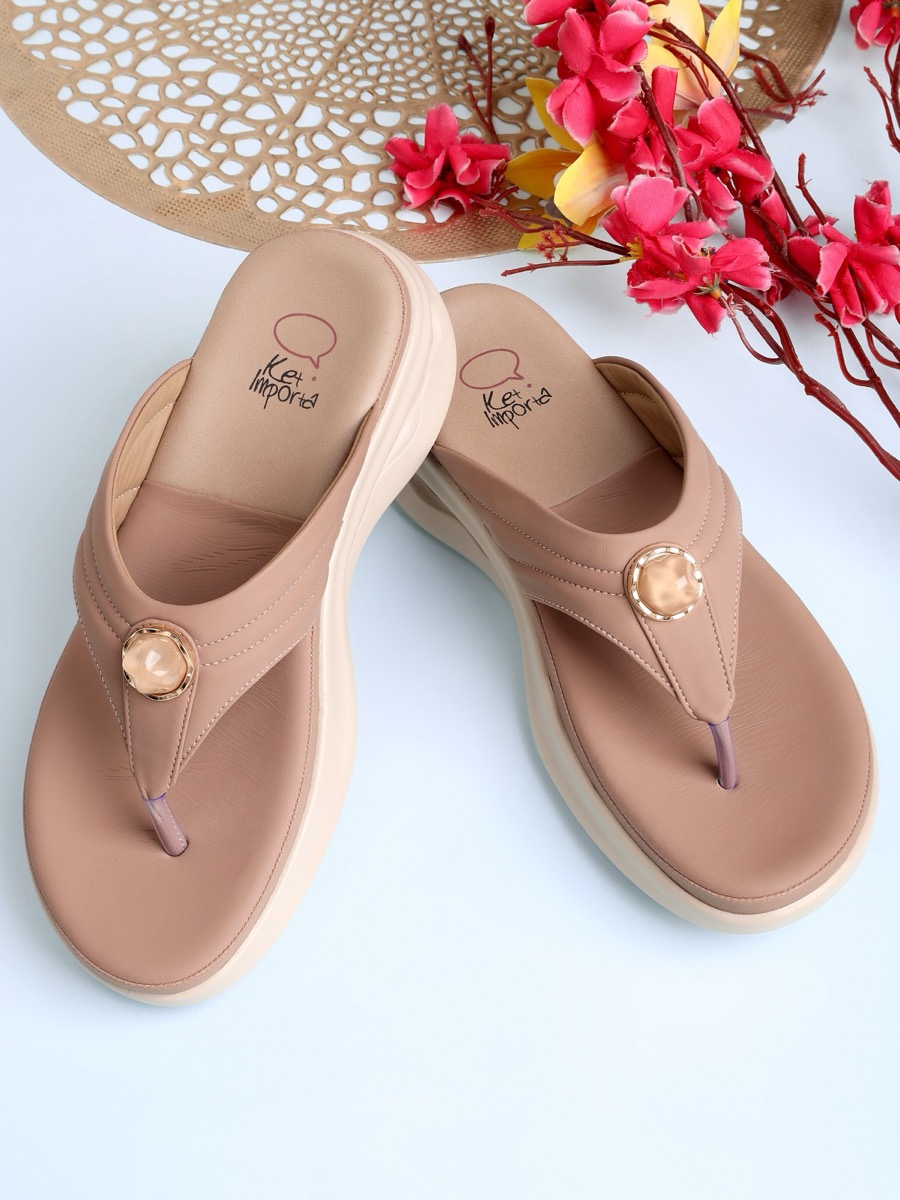 Knotted Toe-Ring Platform — Front view